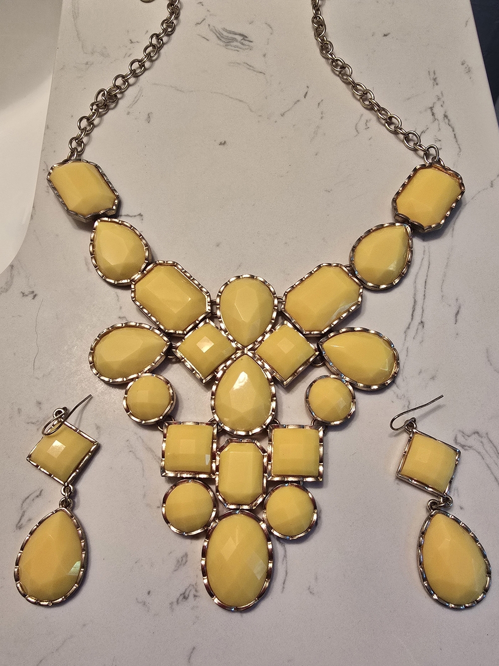 Cache Yellow Statement Necklace & Earrings Like New